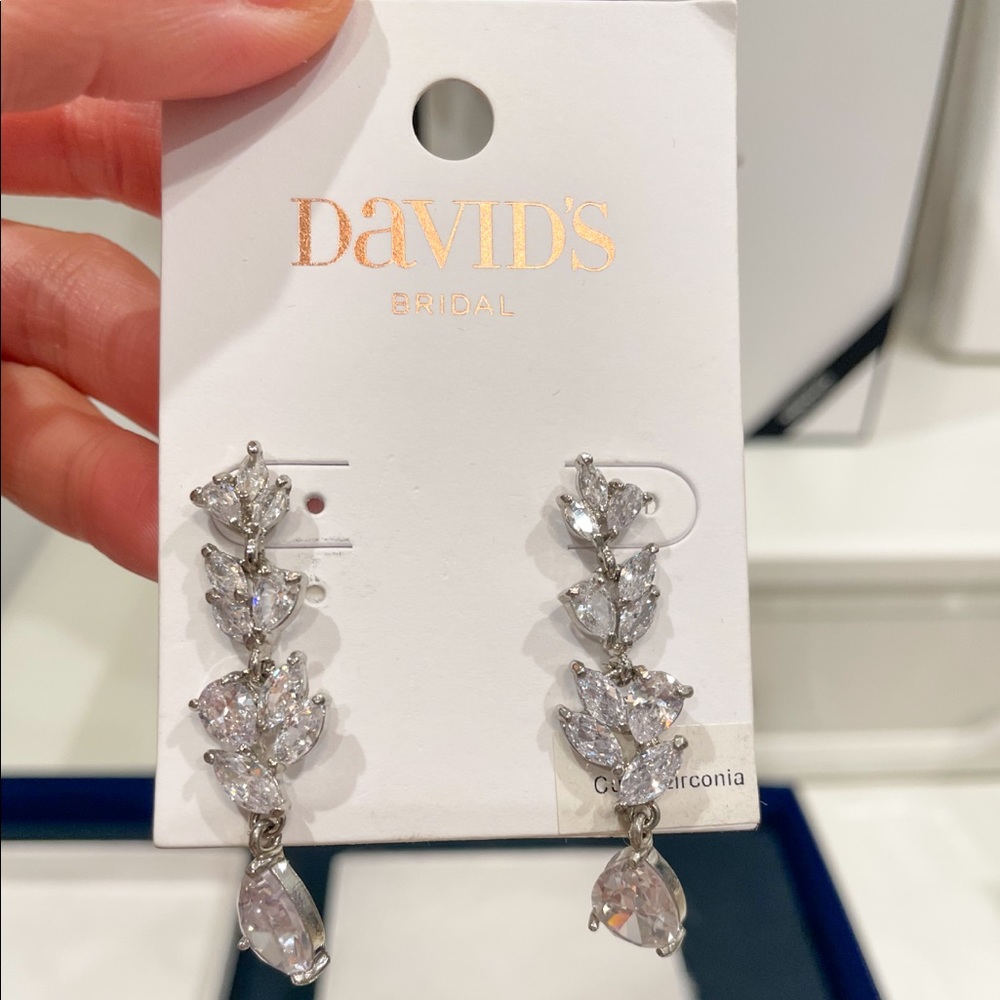 David’s bridal earring